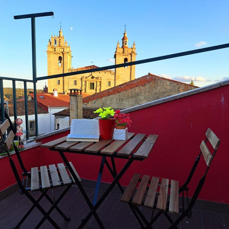 Casa Da Praca Hotell Miranda do Douro Eksteriør bilde