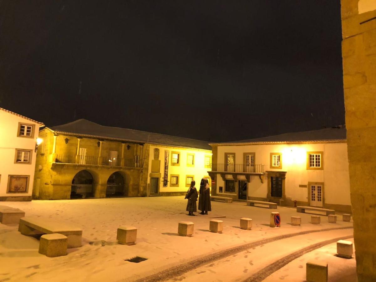 Casa Da Praca Hotell Miranda do Douro Eksteriør bilde