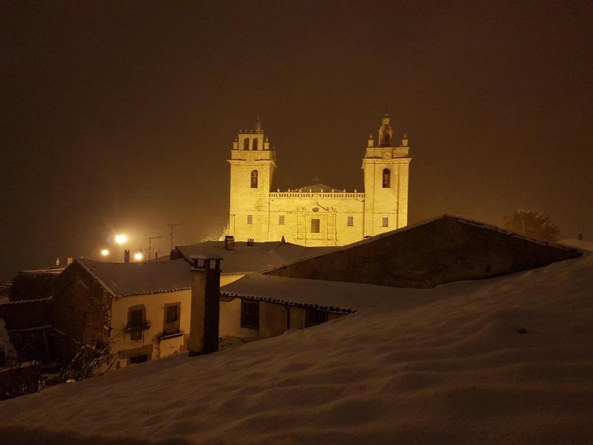 Casa Da Praca Hotell Miranda do Douro Eksteriør bilde