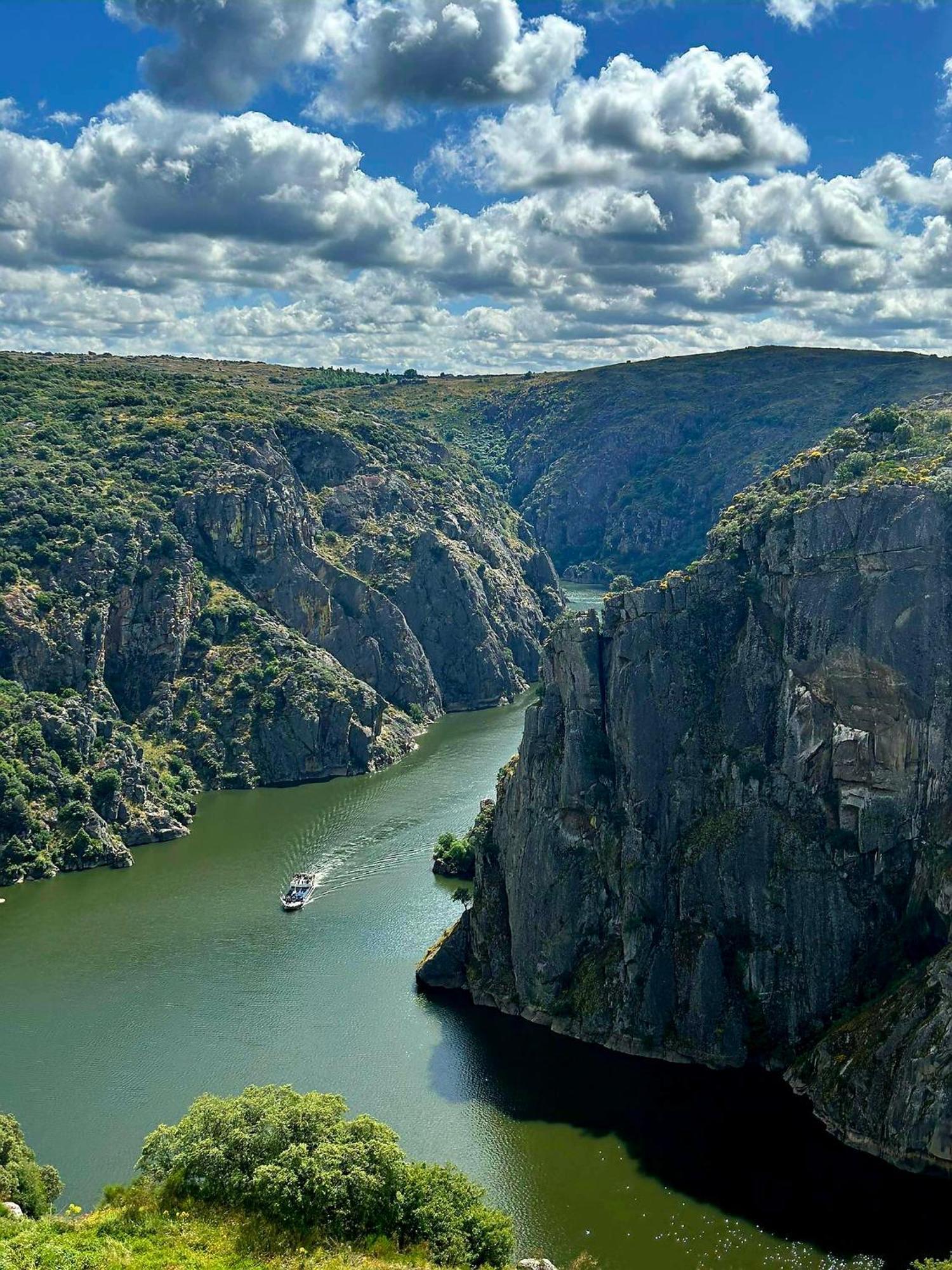 Casa Da Praca Hotell Miranda do Douro Eksteriør bilde